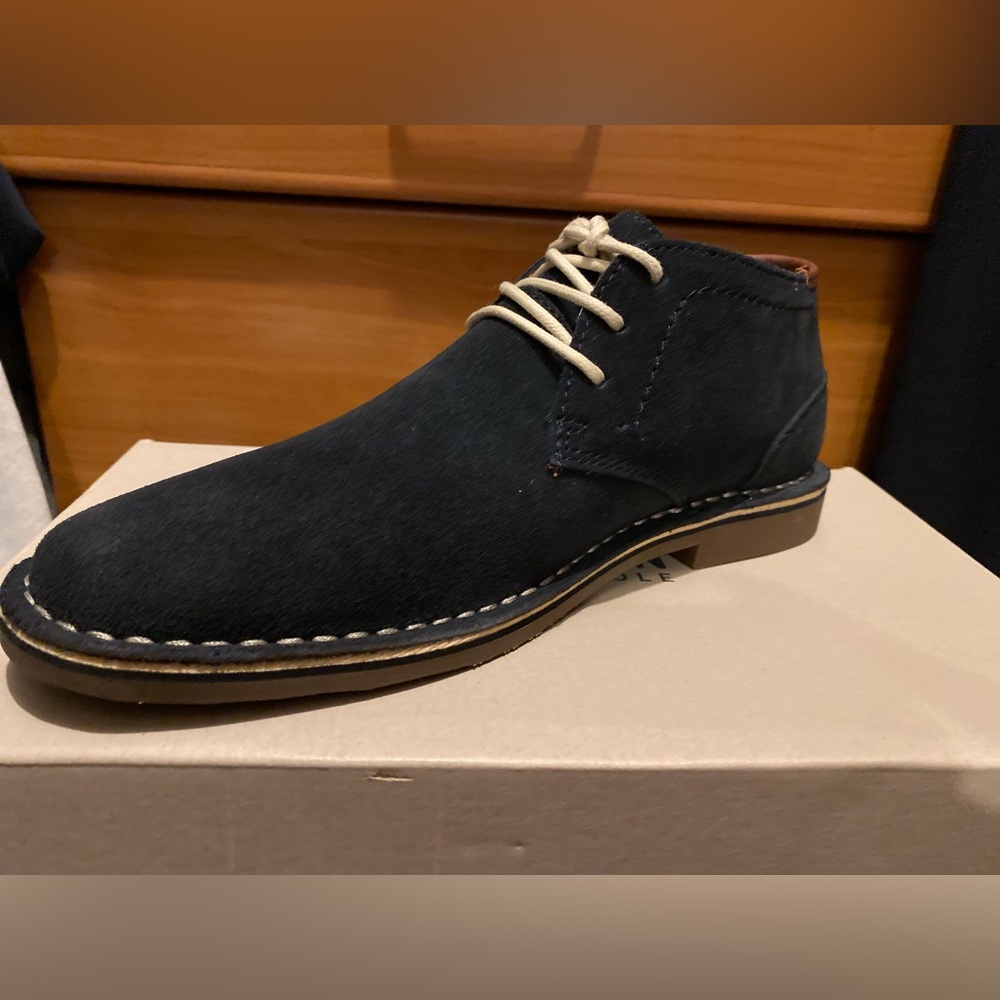 New with box, KENNETH COLE REACTION DESERT SUN MENS LACE-UP BOOTS.